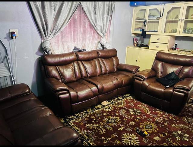 5 BEDROOM HOUSE FOR SALE IN PRIMROSE